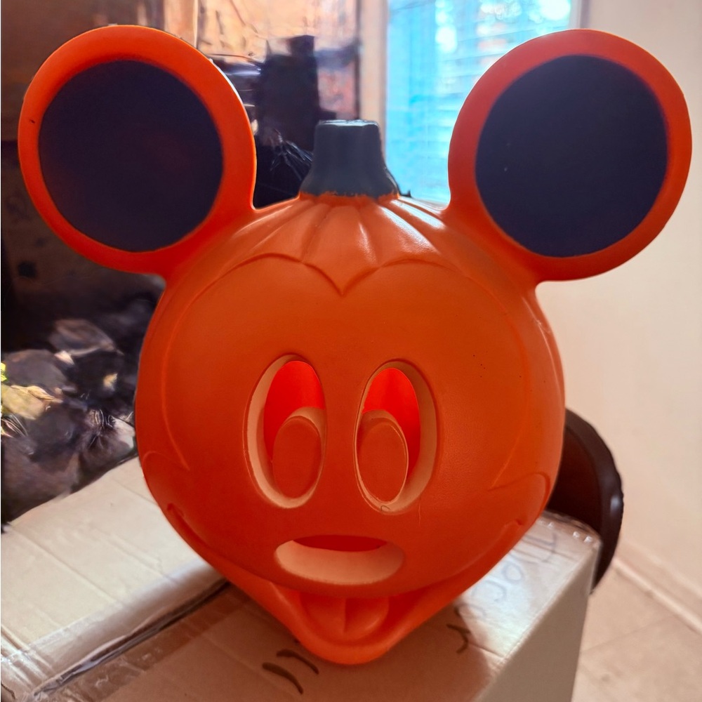 Mickey Mouse Jack-o-lantern